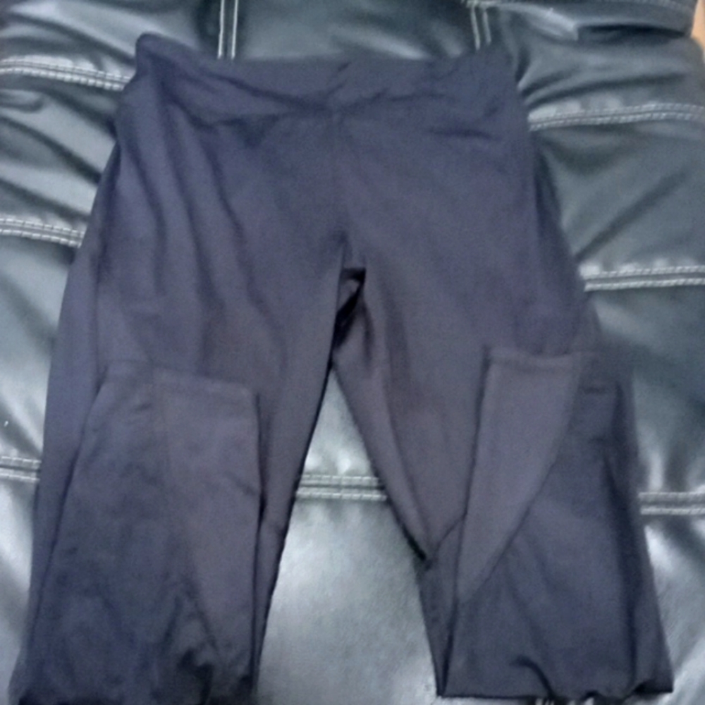 😍women's fila leggins with mesh on bottom of both legs😍